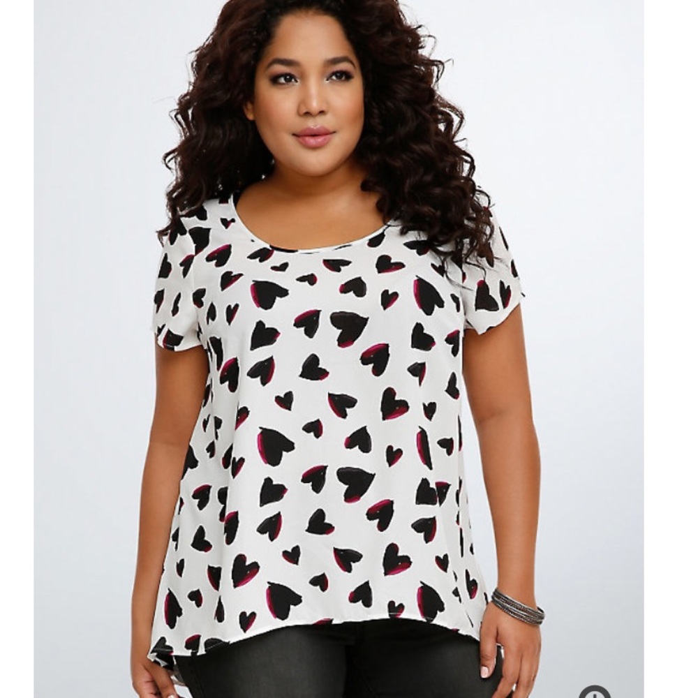 HEART PRINT GEORGETTE HI-LO BLOUSE